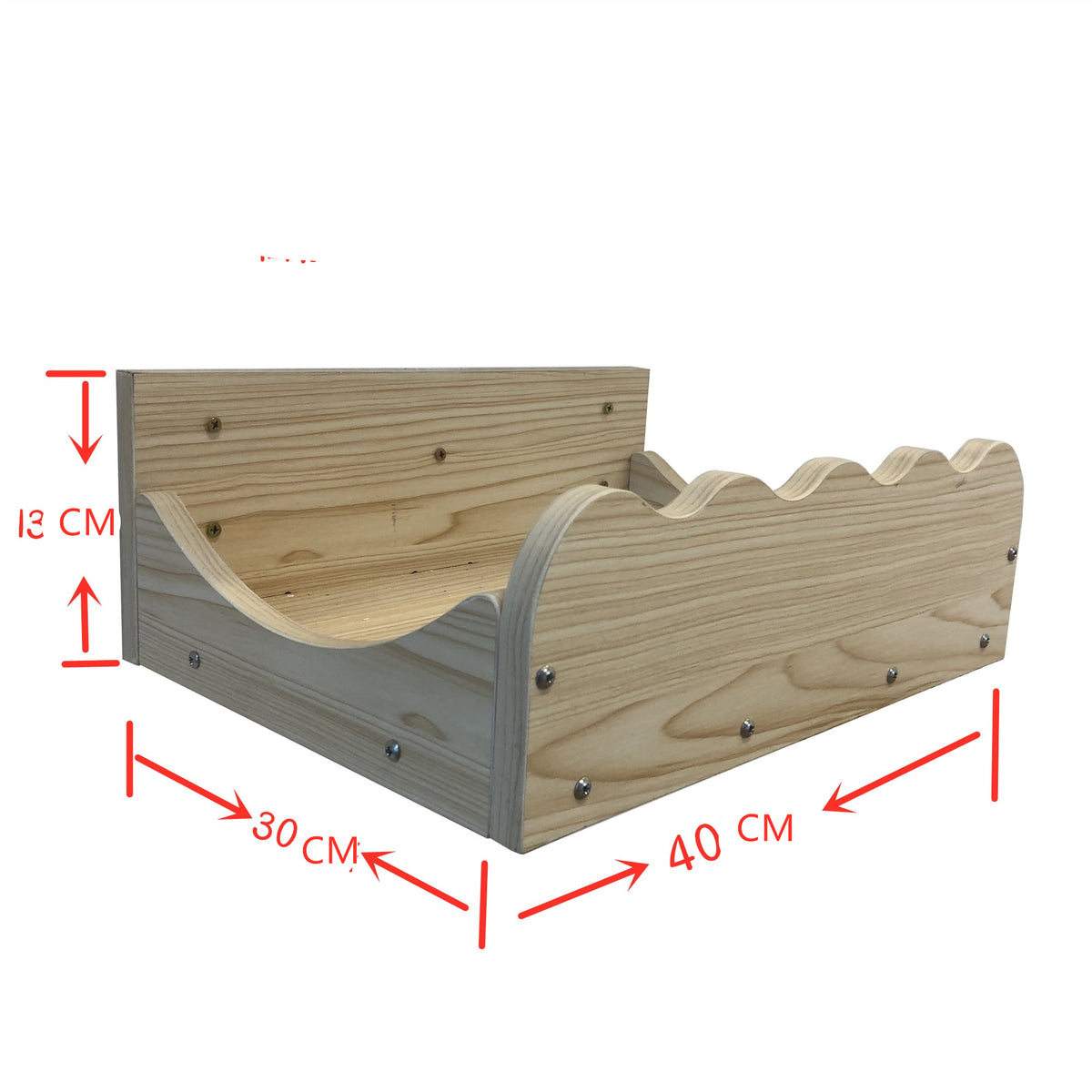 Solid wood wall-mounted cat climbing platform measuring 40 cm long, 30 cm wide, and 13 cm high.